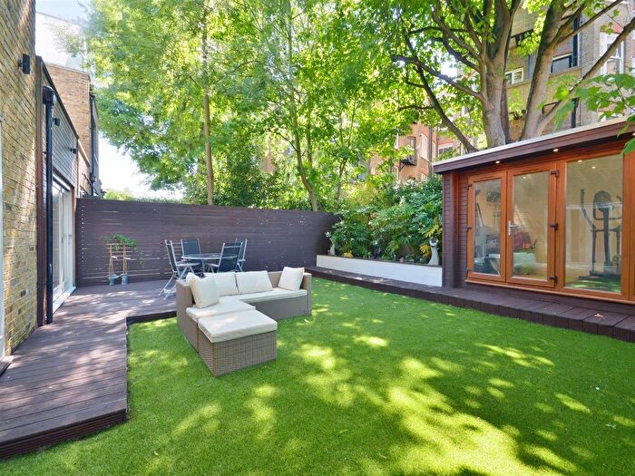 3 Bedroom Maisonette For Sale In Goldhawk Road, Stamford Brook, W6
