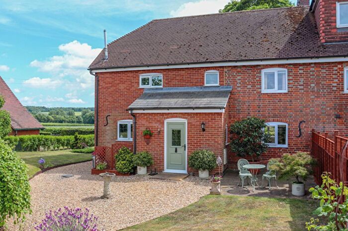 3 Bedroom Semi-Detached House For Sale In Graces Farm Cottages, Martyr Worthy, Winchester, SO21
