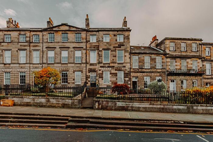 3 Bedroom Flat To Rent In Lynedoch Place, Edinburgh, EH3