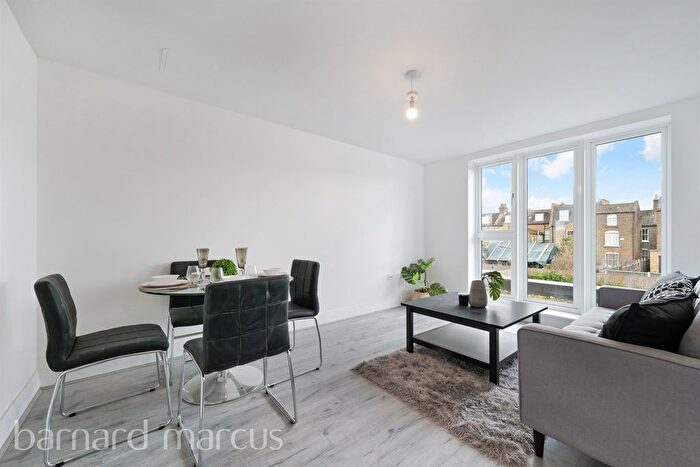 1 Bedroom Flat For Sale In Hartfield Road, London, SW19