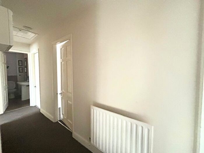 3 Bedroom Flat To Rent In Stortford Street, Grimsby, DN31