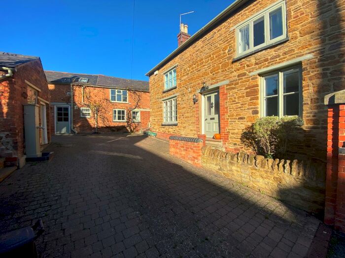 4 Bedroom Cottage To Rent In The Ferns, High Street, Walgrave, NN6