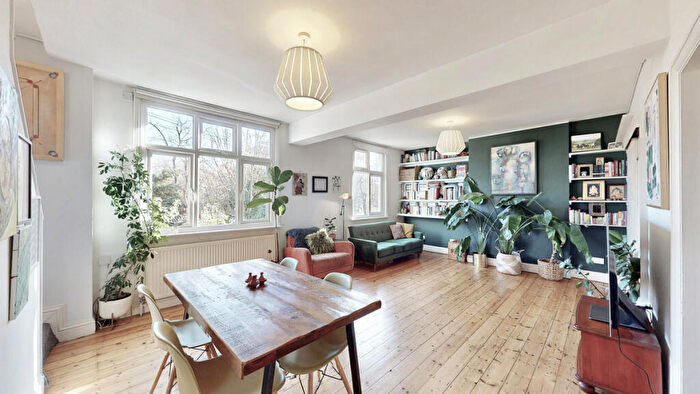 2 Bedroom Maisonette For Sale In Park View Road, Tottenham, N17