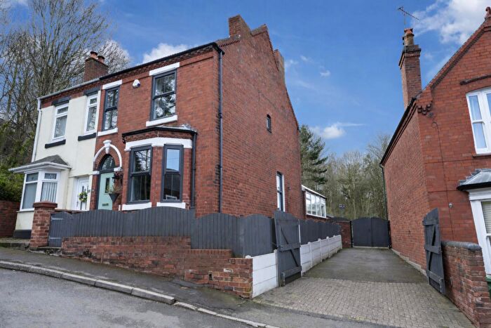 3 Bedroom Semi Detached House For Sale In Banners Street, Halesowen, B63