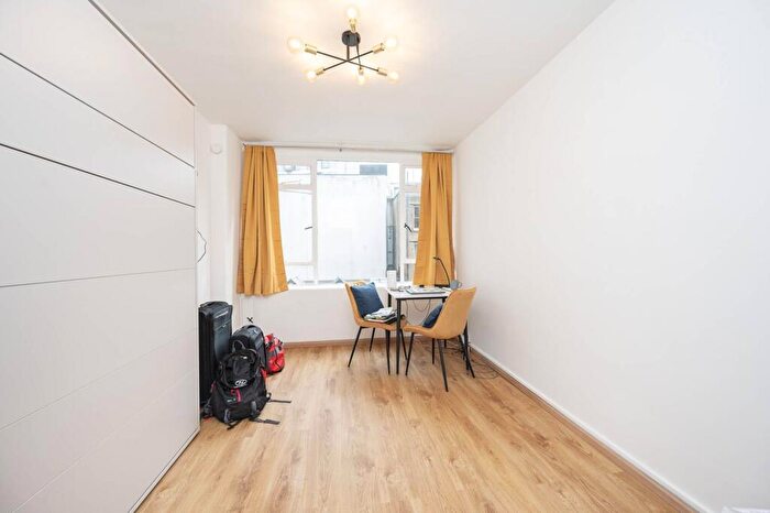 Studio To Rent In Charterhouse Square, Barbican, London, EC1M