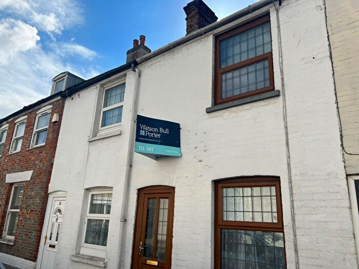 2 Bedroom House To Rent In Pyle Street, Newport, PO30