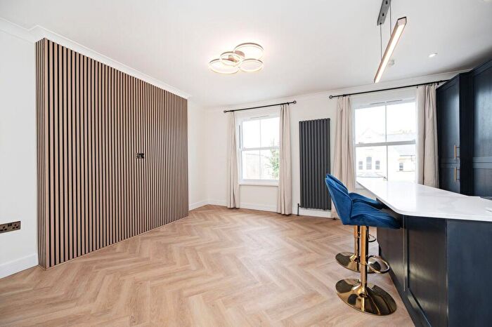 1 Bedroom Flat For Sale In Colverstone Crescent, Dalston, London, E8
