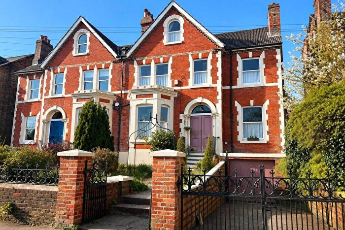 7 Bedroom Semi Detached House For Sale In King Edward Road, Rochester, ME1