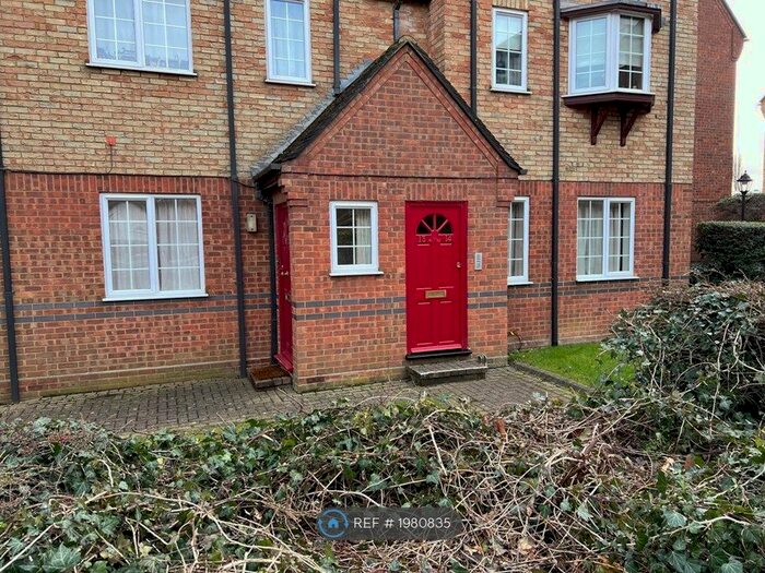2 Bedroom Flat To Rent In St. Francis Court, Shefford, SG17