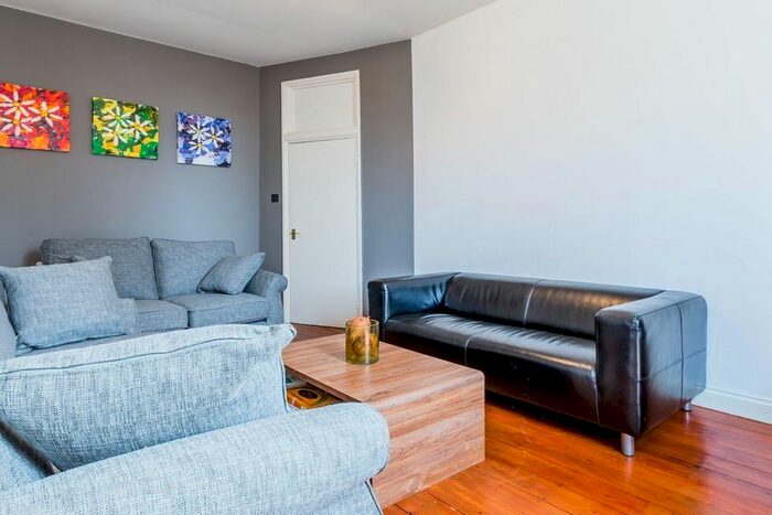 2 Bedroom Flat To Rent In Randolph Avenue, London, W9