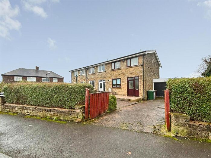 3 Bedroom End Of Terrace House For Sale In Wibsey Park Avenue, Bradford, BD6
