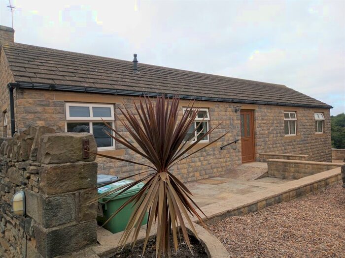 2 Bedroom Bungalow To Rent In School Hill, Kirkburton, Huddersfield, HD8
