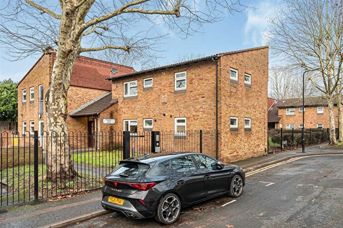1 Bedroom Flat For Sale In Alexandra Road, Walthamstow, London, E17