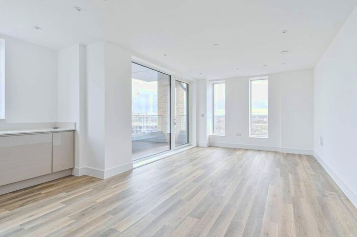 2 Bedroom Flat To Rent In York Rd, Battersea, London, SW11