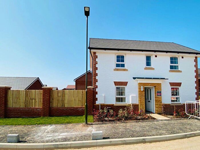 3 Bedroom House To Rent In Walker Close, Westhampnett, Chichester, PO18