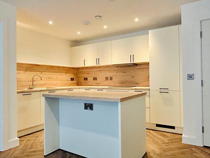 2 Bedroom Flat To Rent In Castleward Boulevard, Derby, DE1