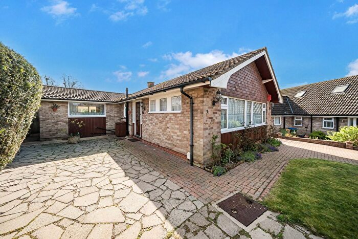 3 Bedroom Bungalow For Sale In Hillary Close, Fareham, Hampshire, PO16