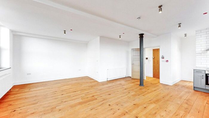 Studio To Rent In Goswell Road, Clerkenwell, EC1V