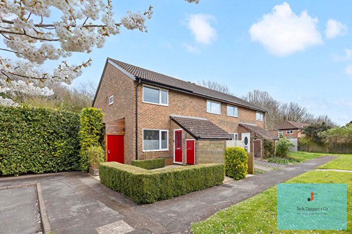 2 Bedroom End Of Terrace House For Sale In Hazel Close, Portslade, Brighton, BN41