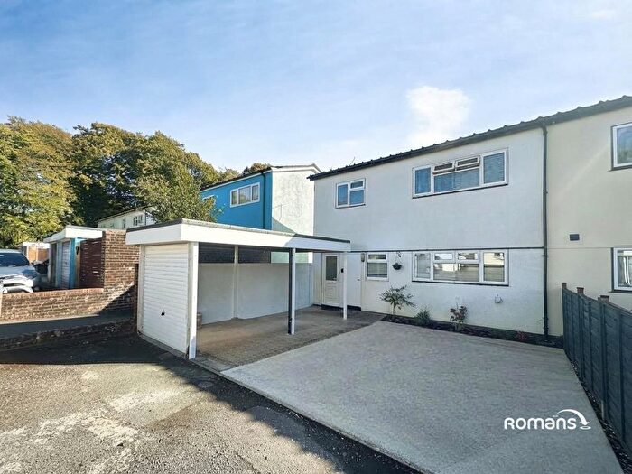 3 Bedroom End Of Terrace House For Sale In Kenilworth Road, Basingstoke, Hampshire, RG23