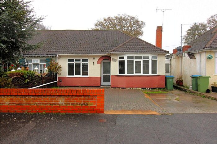 2 Bedroom Bungalow For Sale In Eastfield Avenue, Fareham, Hampshire, PO14