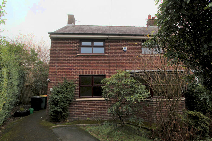 3 Bedroom Semi-Detached House To Rent In The Close, Fulwood, Preston, PR2