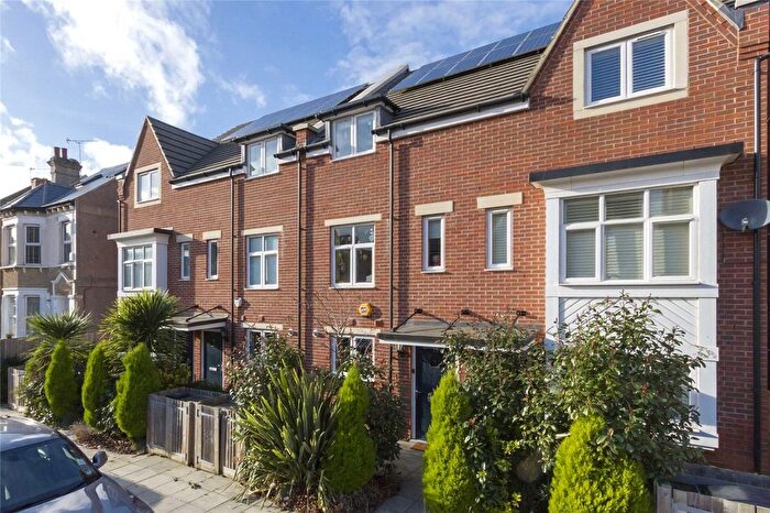 4 Bedroom Detached House To Rent In Chalfont Road, London, SE25