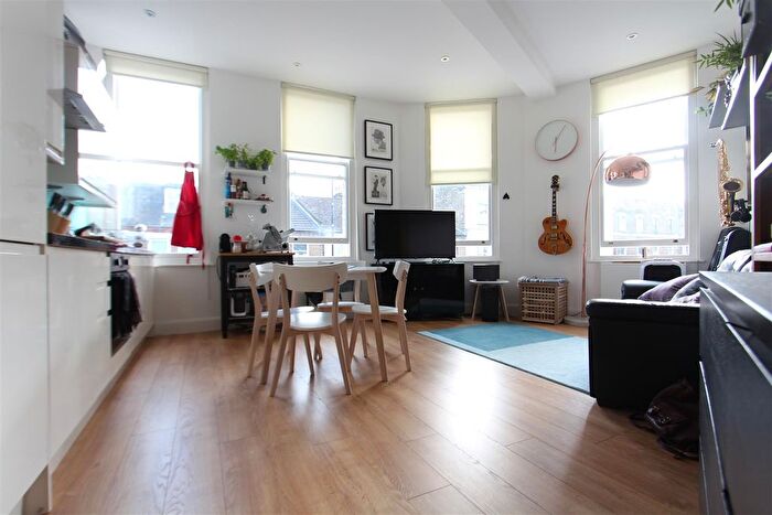 1 Bedroom Flat To Rent In West Green Road, Seven Sisters, N15