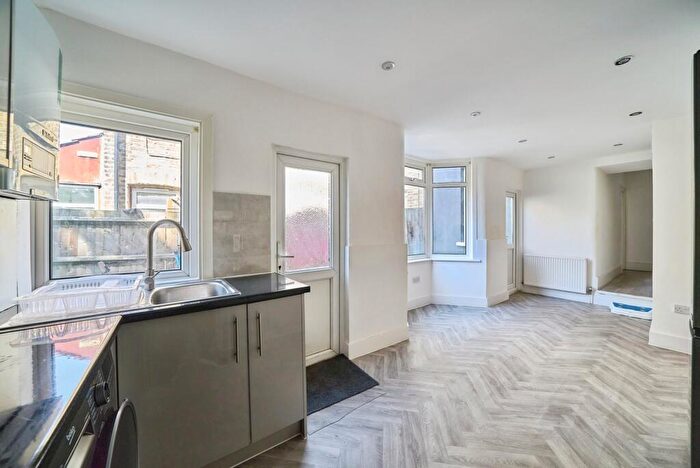 5 Bedroom Terraced House For Sale In Selsdon Road, Plaistow, London, E13