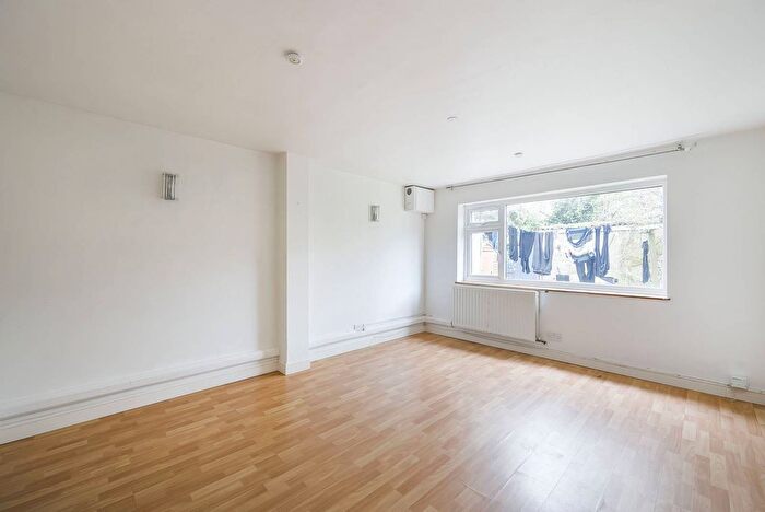 Studio To Rent In Boston Manor Road, Brentford, TW8
