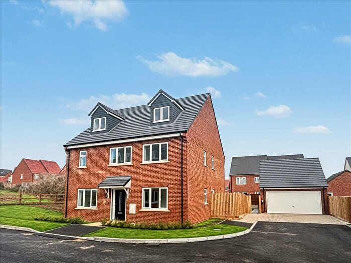 4 Bedroom Detached House For Sale In Roxton Road, Great Barford, MK44