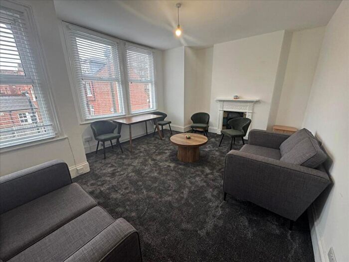 2 Bedroom Flat To Rent In Larch Road, London, NW2