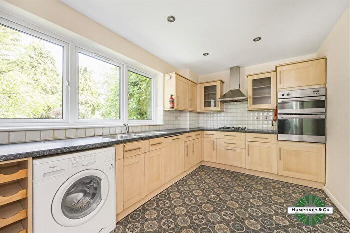 3 Bedroom End Of Terrace House To Rent In Penrhyn Avenue, London, E17