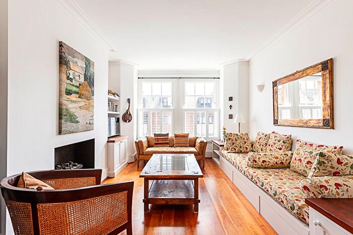 2 Bedroom Flat To Rent In Cambridge Mansions, Cambridge Road, London, SW11