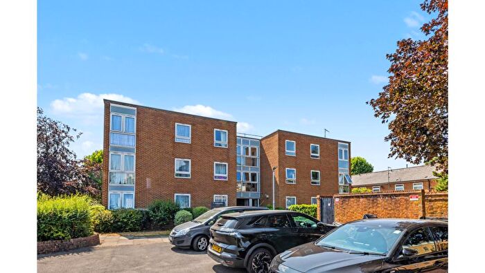 2 Bedroom Flat For Sale In Millbank Way, Lee, London, SE12