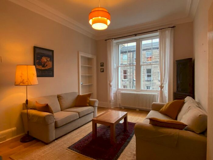 2 Bedroom Flat To Rent In Montague Street, Newington, Edinburgh, EH8