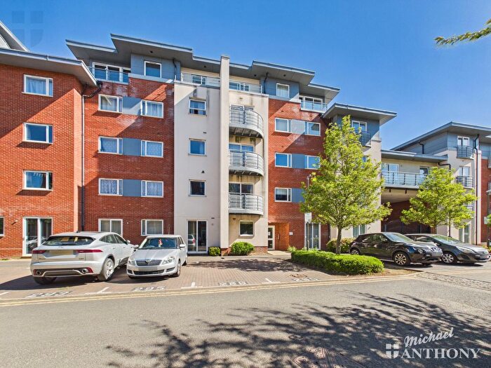 2 Bedroom Flat To Rent In Stanton House, Aylesbury, HP21