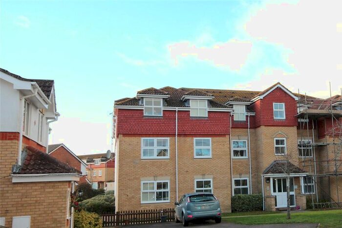 2 Bedroom Flat To Rent In Aisher Way, Riverhead, Sevenoaks, Kent, TN13