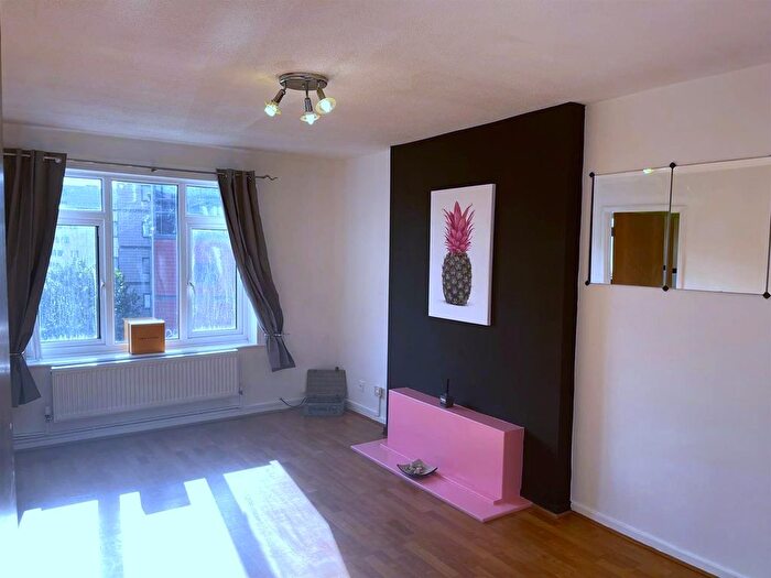 2 Bedroom Flat To Rent In Kendal Walk, Leeds, LS3