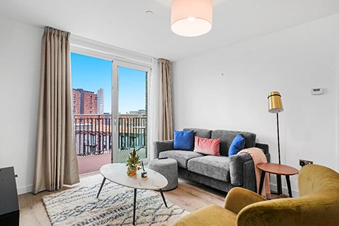 2 Bedroom Apartment To Rent In New Maker Yards, M5