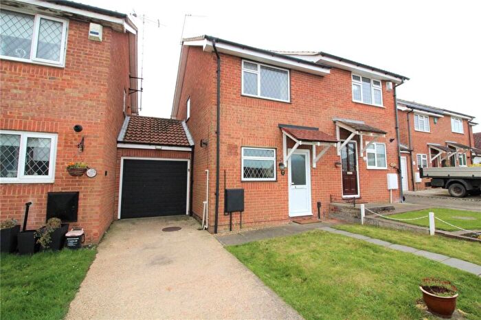 2 Bedroom Semi-Detached House For Sale In Lisle Close, Gravesend, Kent, DA12