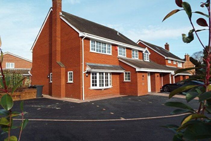 5 Bedroom Property To Rent In Swarbourn Close, Burton-On-Trent, DE13
