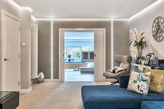4 Bedroom Detached House For Sale In Tangier Way, Burgh Heath, Tadworth, KT20