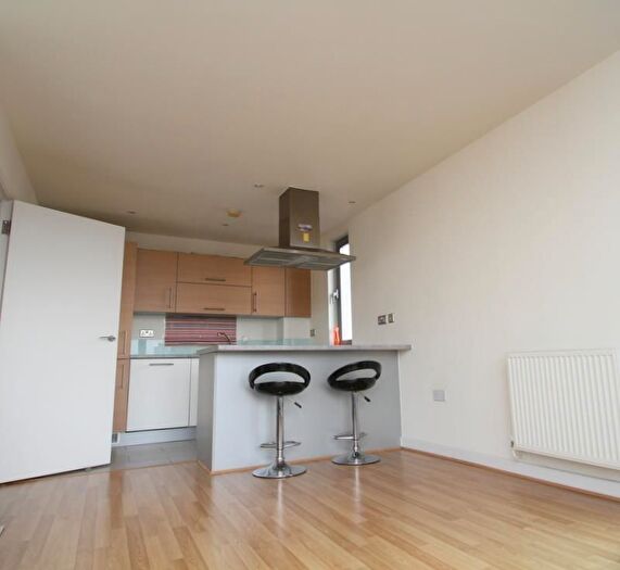 2 Bedroom Flat To Rent In High Street, London, E15