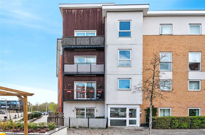 2 Bedroom Flat For Sale In Drake Way, Reading, Berkshire, RG2