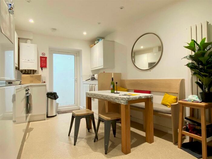 4 Bedroom House To Rent In Argyle Road - Well Presented, BN1