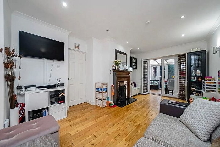 2 Bedroom Terraced House To Rent In Whitefields Road, Cheshunt, EN8