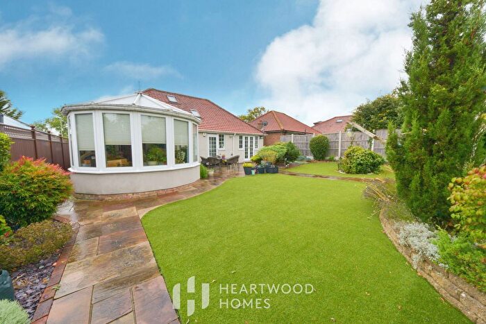 3 Bedroom Bungalow For Sale In Watford Road, St. Albans, AL2