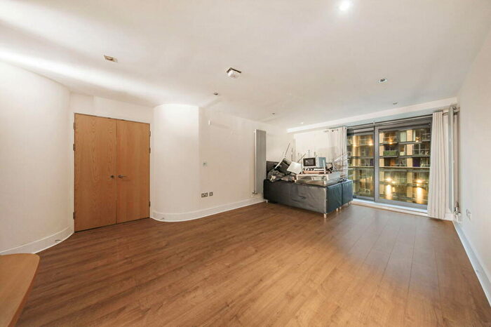 2 Bedroom Flat For Sale In Millharbour, London, E14