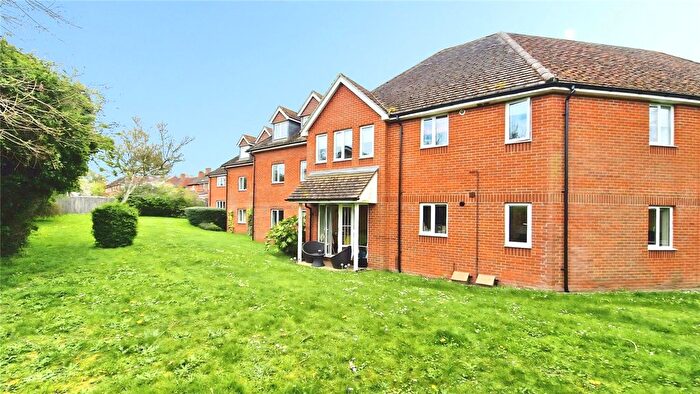2 Bedroom Flat For Sale In Elliott Court, Roebuck Estate, Binfield, Berkshire, RG42